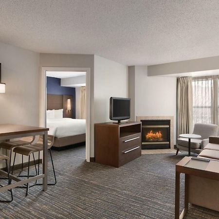 Residence Inn By Marriott Buffalo Galleria Mall Чиктовага Экстерьер фото
