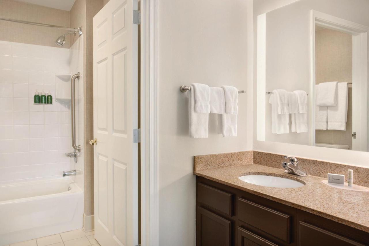 Residence Inn By Marriott Buffalo Galleria Mall Чиктовага Экстерьер фото